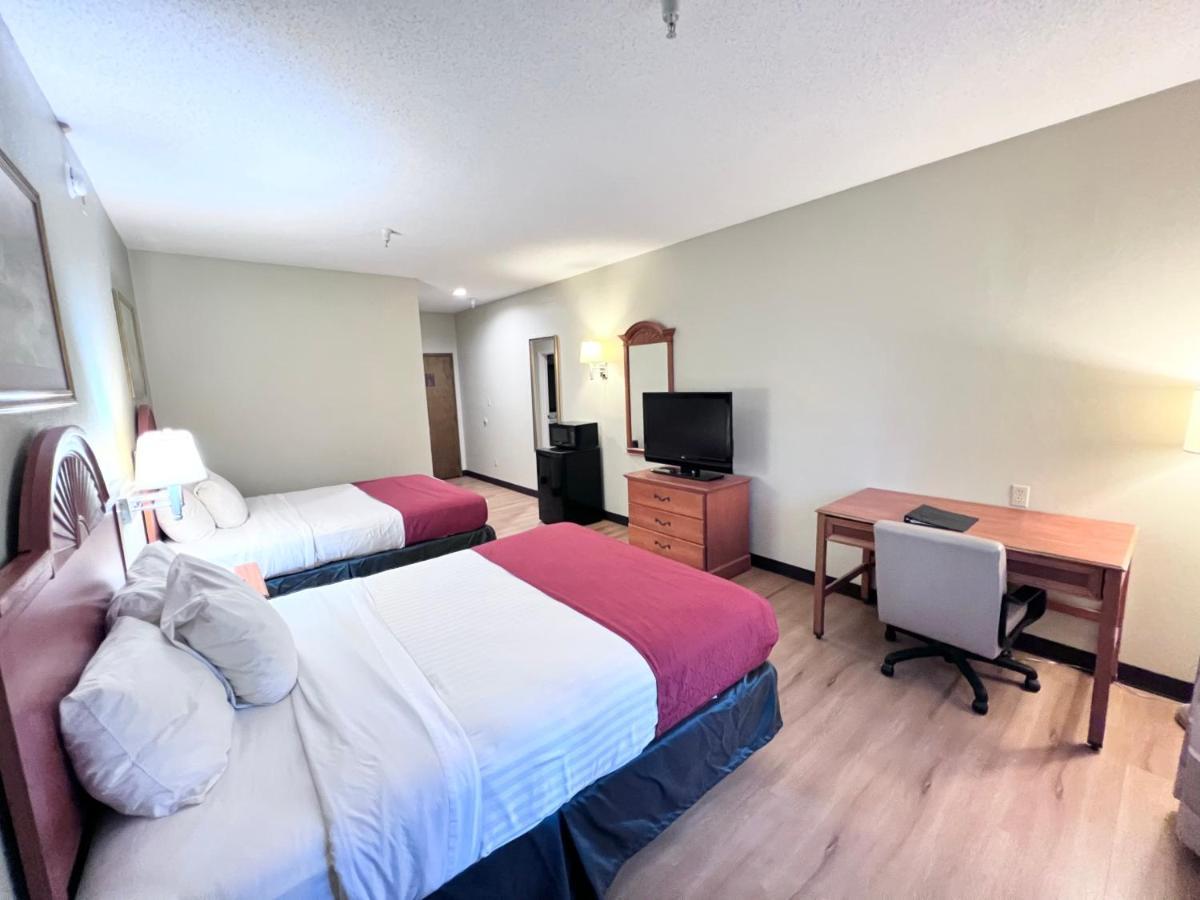 Americas Best Value Inn Wiggins Экстерьер фото